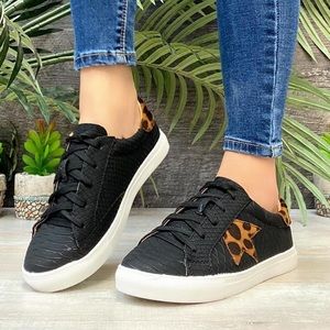 Black snake skin leopard star sneaker